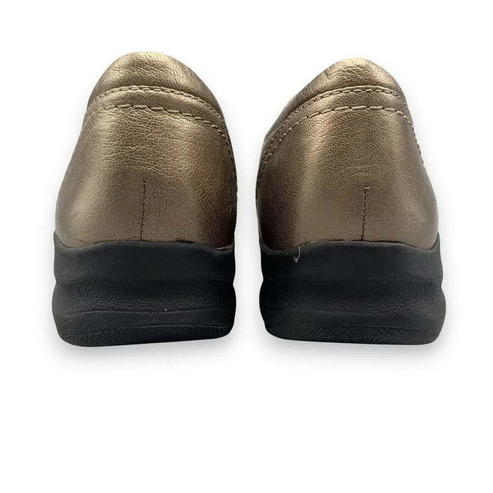 Clarks in Motion Womens Shoes Size 10 M Pewter Leather 67784 Slip On Walking